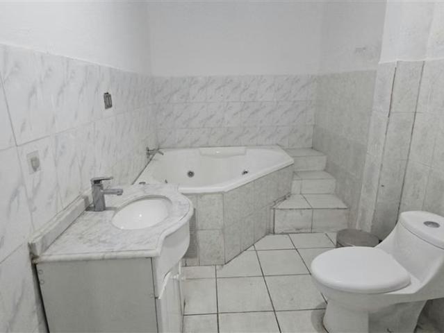 Casas en arriendo en San Miguel | CASA San Miguel 5 dormitorios por CLP 1600. 00