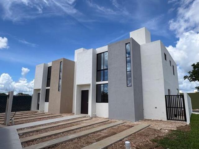 CASAS EN PREVENTA PRIVADA CON AMENIDADES DESDE $2,150,000 NORTE MERIDA