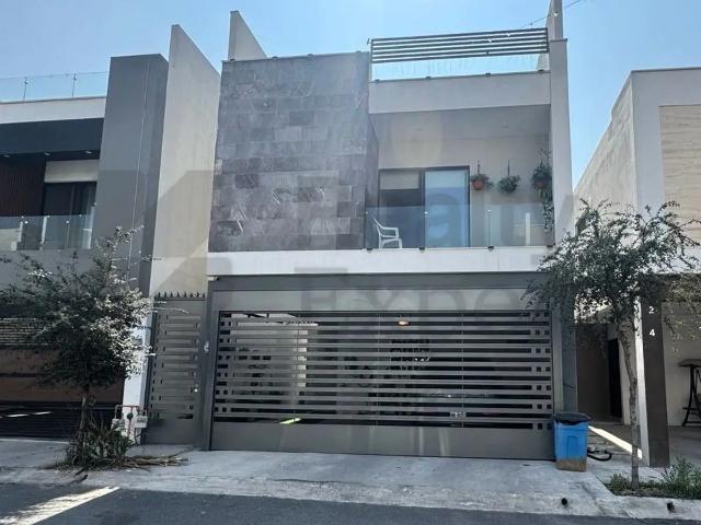 Casa Inteligente en Renta en Gran Reserva Cumbres, Equipada, Amueblada y Lista para Vivir