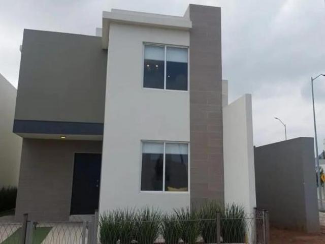 Casas nuevas al poniente de Saltillo en fraccionamiento cerrado Triana Residencial