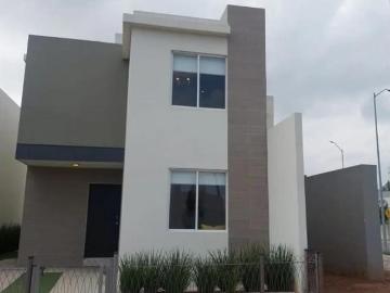 Casas nuevas al poniente de Saltillo en fraccionamiento cerrado Triana Residencial