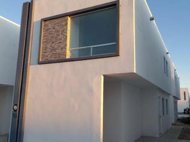 Casas NUEVAS de 3 recamaras a 5 minutos del Puente Internacional REYNOSA / PHARR