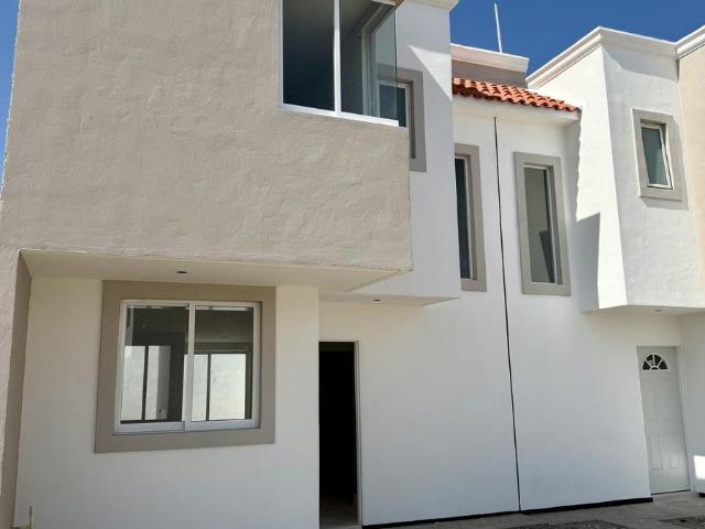 ? CASAS NUEVAS EN PASEO DEL BOSQUE ?