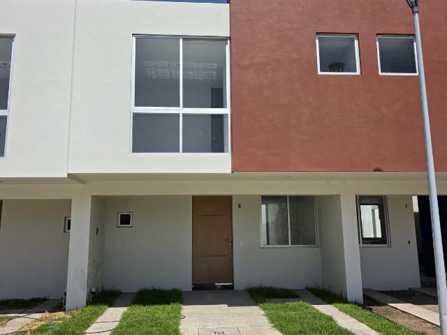 Casas Nuevas en Venta en Coto Reserva Bugambilias, Santa Ana Tepetitlan Zapopan