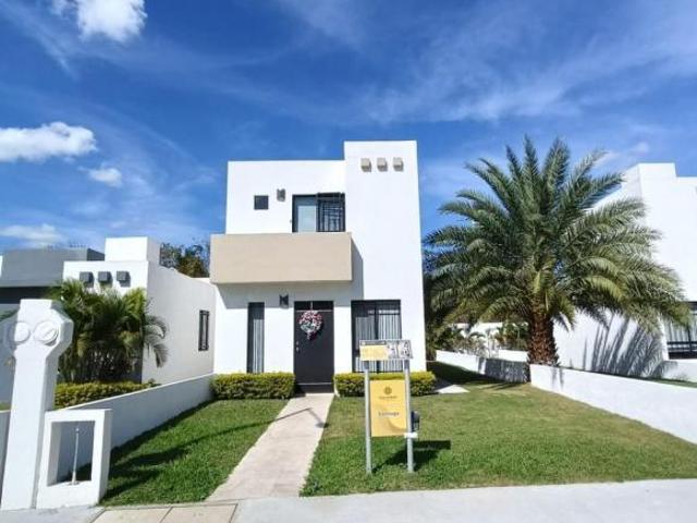 Casas Nuevas en Venta en Paseos de Mérida | Mod. Santiago
