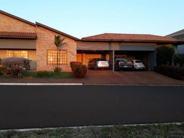 Casas Residenciais Condomínio em Cravinhos