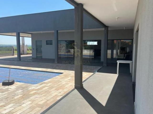 Casas Residenciais Condomínio em Iacanga