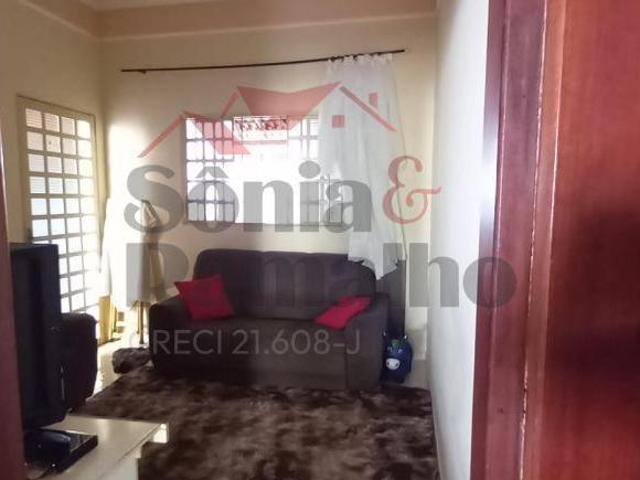 Casas Residenciais Padrão em Cajuru