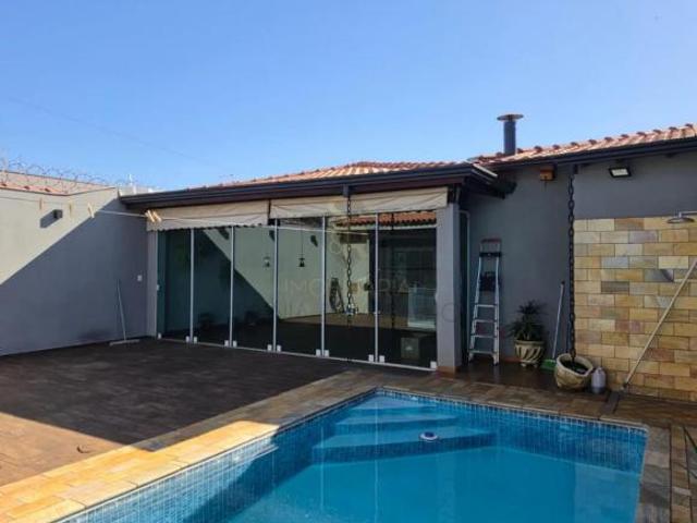 Casas Residenciais Padrão em Jardinópolis