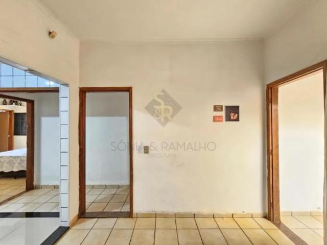 Casas Residenciais Padrão em Jardinópolis