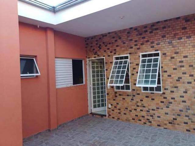 Casas Residenciais Padrão em Serrana