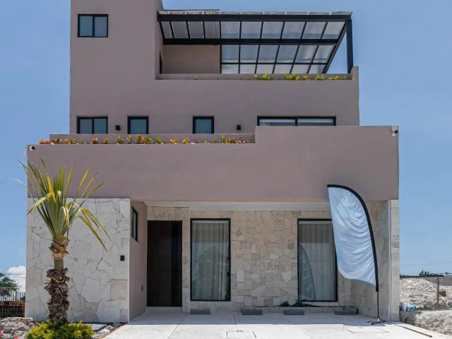 Casas Residenciales de 3 recamaras con Roof Garden y Alberca, Xochitepec, Morelos