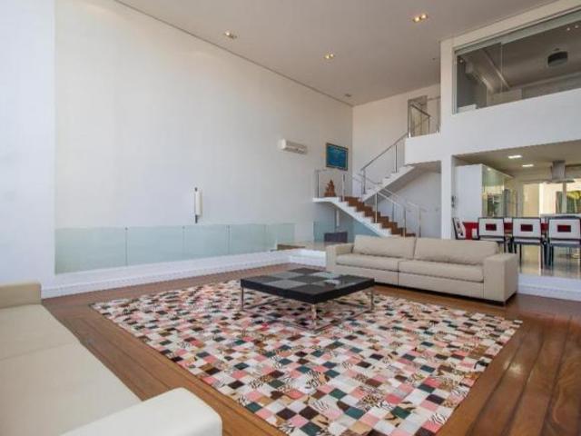 Casa/Sobrado 3 dormitórios, 374 m², no bairro Boa Vista em Porto Alegre