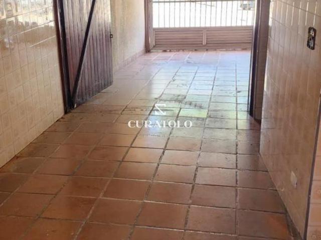Casa/sobrado à venda com 403 m², 3 quartos, quintal e 3 vagas, no Olímpico, São Caetano do Sul