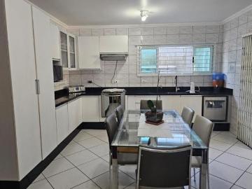 Casa/Sobrado a venda com 272 m² em terreno de 640 metros