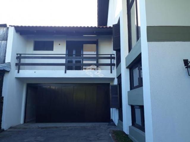 Casa/sobrado com 04 dormitorios na Cavalhada com terreno 13,20x106