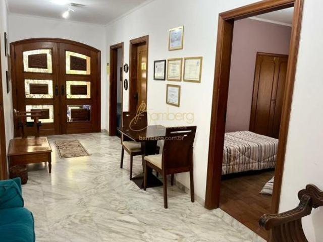Casa/Sobrado com 8 quartos, sendo 4 suítes, com piscina, e 5 vagas no bairro Jardim Marajoara
