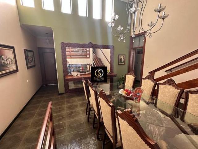 CASA/SOBRADO PARA VENDA NO JARDIM MORUMBI EM JUNDIAI/SP Espaçoso sobrado com 3 quartos, 1 suite, 3