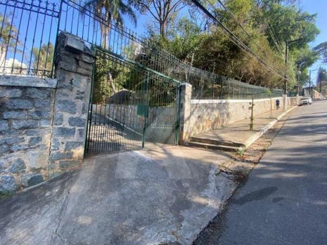 Casarão com capela em terreno de 4.000m² Vila Albertina