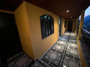Casarão independente 4 quartos, quintal e terraço no Centro Nilópolis RJ