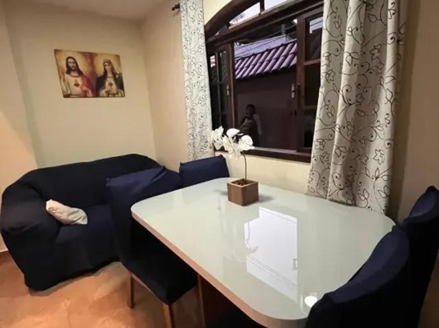 Casarão independente 4 quartos, quintal e terraço no Centro Nilópolis RJ