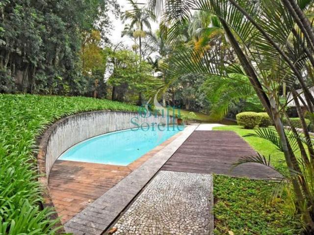 Casa/Terreno à Venda em Cidade Jardim São Paulo/SP
