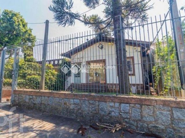 Casa/terreno entre a Praça Japão e a Nilo Peçanha!