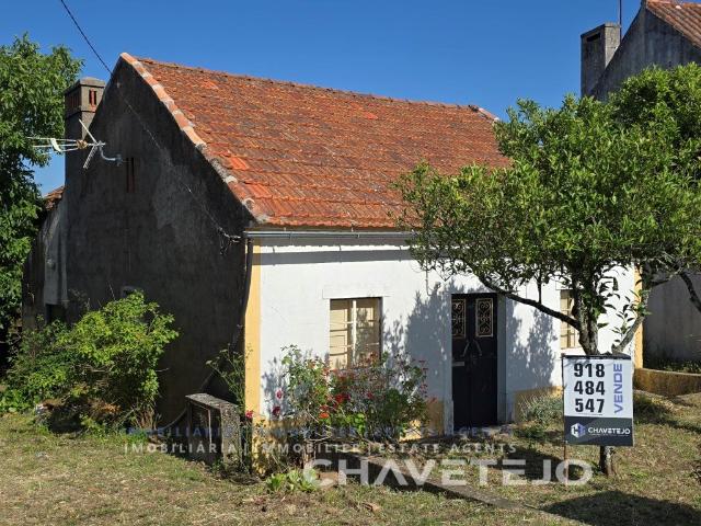 Casatradicional com Terreno e Eira para venda a cerca de 10. 75m² Além da Ribeira e Pedreira