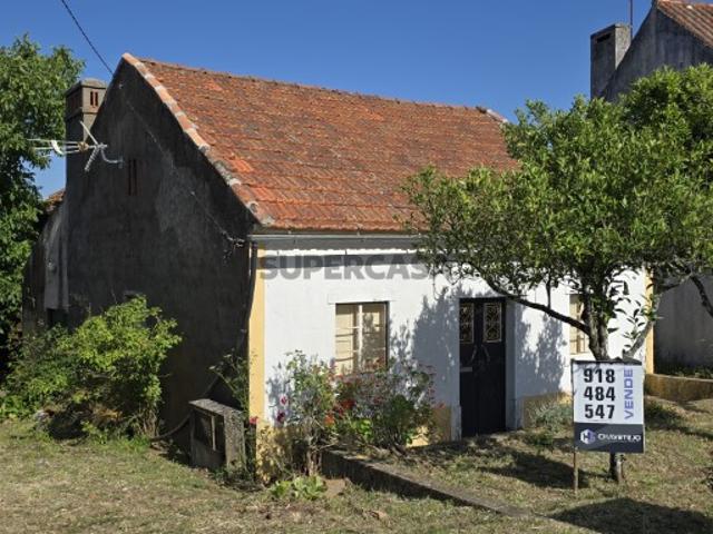 CasaTradicional com Terreno e Eira para venda a cerca de 10 minutos de Tomar
