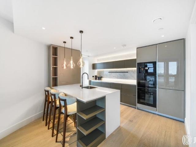Cascade Way, London W12, 3 bed flat to rent, £10,182 pcm | PrimeLocation
