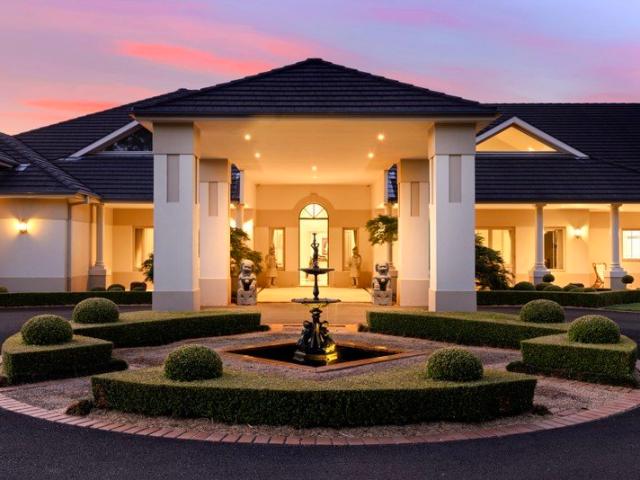 CASCADES THE BEST ACREAGE LIFESTYLE ESTATE IN THE BLUE RIBBON LOCATION OF DURAL