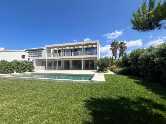 Cascais Carcavelos Moradia de Luxo T5 para Arrendamento | 493 m² | Piscina | A 200 Metros da Praia de Carcavelos