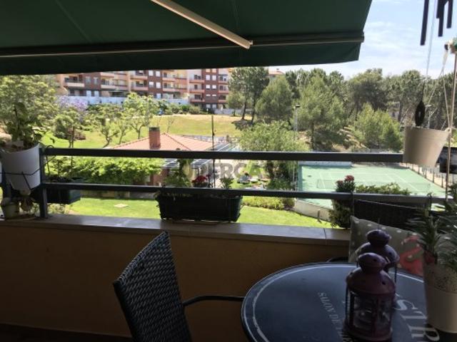 Cascais Estoril Condomínio Quinta da Graciosa apartamento T3 remodelado, com 3 Estacionamentos, piscina e ténis