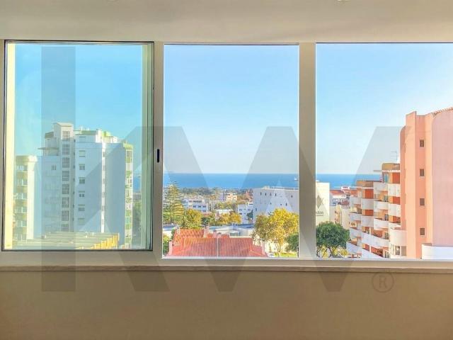 Cascais Fully renovated 4 bedroom apartment for rent, excellent sea view