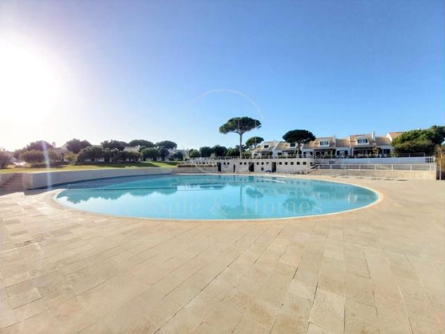 Cascais Vila Bicuda Resort. Vila T2 sem móveis. Condomínio privado