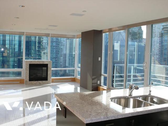 Cascina in Coal Harbour 3 Bedroom Apartment For Rent in Vancouver