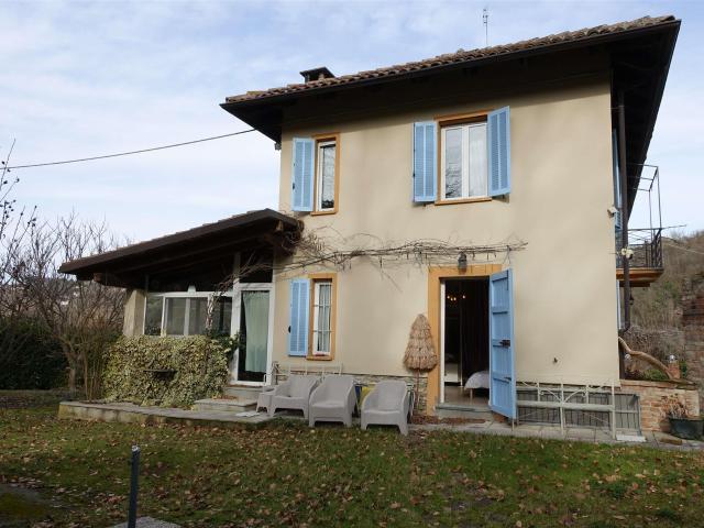 Cascina indipendente graziosa e affascinante a Rocchetta Pal. 195m² Rocchetta Palafea