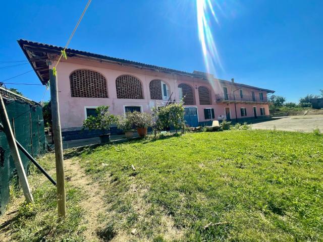 Cascina tipica piemontese a Cissone in Alta Langa 217m² Cissone