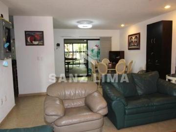 Casco Viejo: Esplendida casa con generosos espacios para disfrutar
