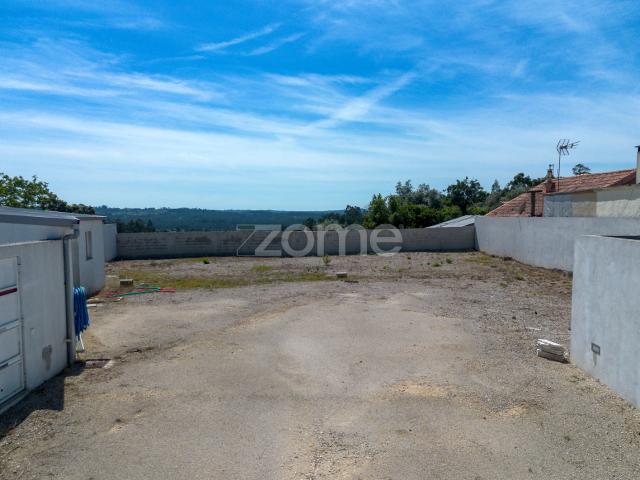 Casconho | Soure | Garagem | Anexos | Terreno 636 m2