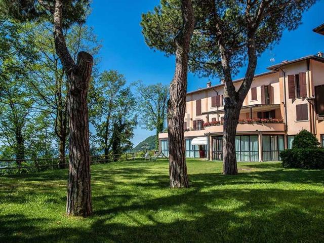 Case e ville in affitto di 400 m² in Via Tiberina
