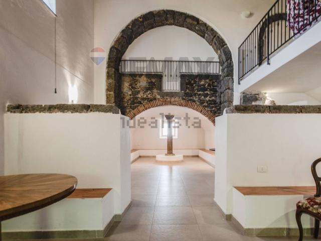 Case e ville in affitto di 404 m² in Via Longi, 9