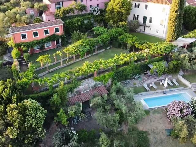 Case e ville in affitto di 450 m²