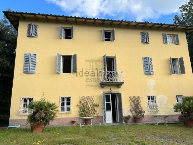 Case e ville in affitto di 450 m² in Via di Piaggiori, 316