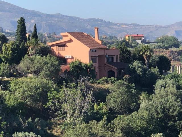 Case e ville in affitto di 450 m² in Via Provinciale per Armo Gallina, 57