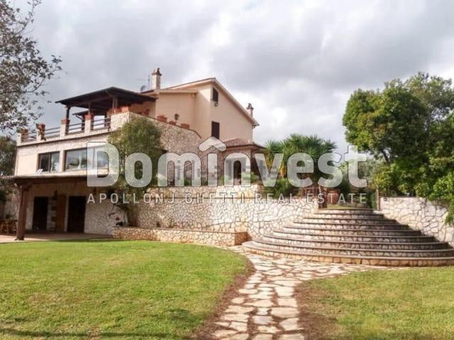 Case e ville in affitto di 452 m² in Strada Poggio Pelato