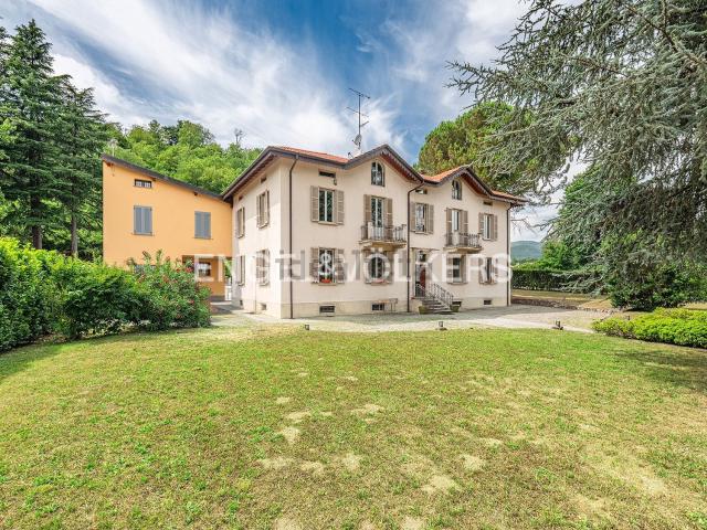 Case e ville in affitto di 470 m² in Via Diaz