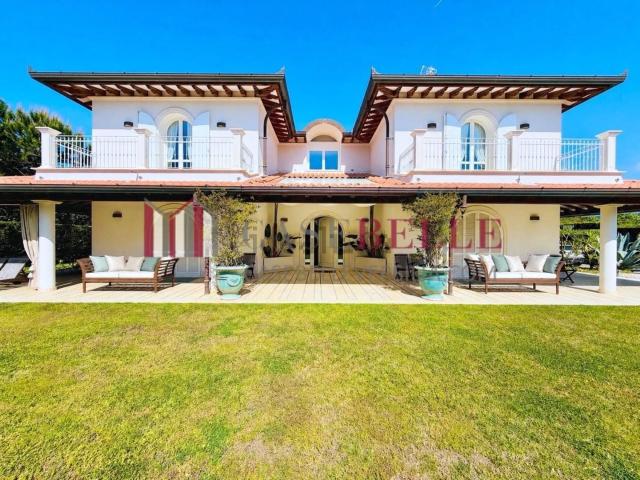 Case e ville in affitto di 482 m² in Via Piero Calamandrei, 55042