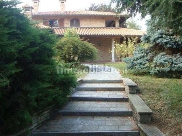 Case e ville in affitto di 500 m²