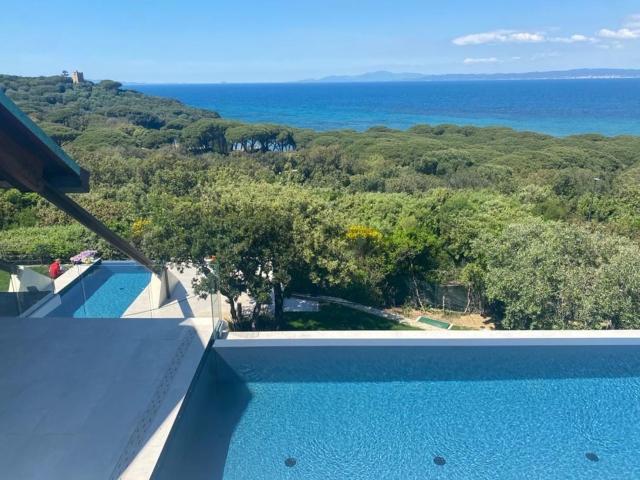 Case e ville in affitto di 650 m² in Via Cala del Pozzo, 14